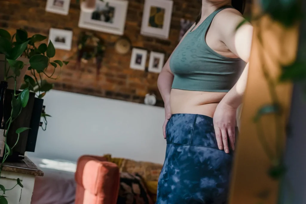 Як з’являється жир на животі та чи можна його позбутися