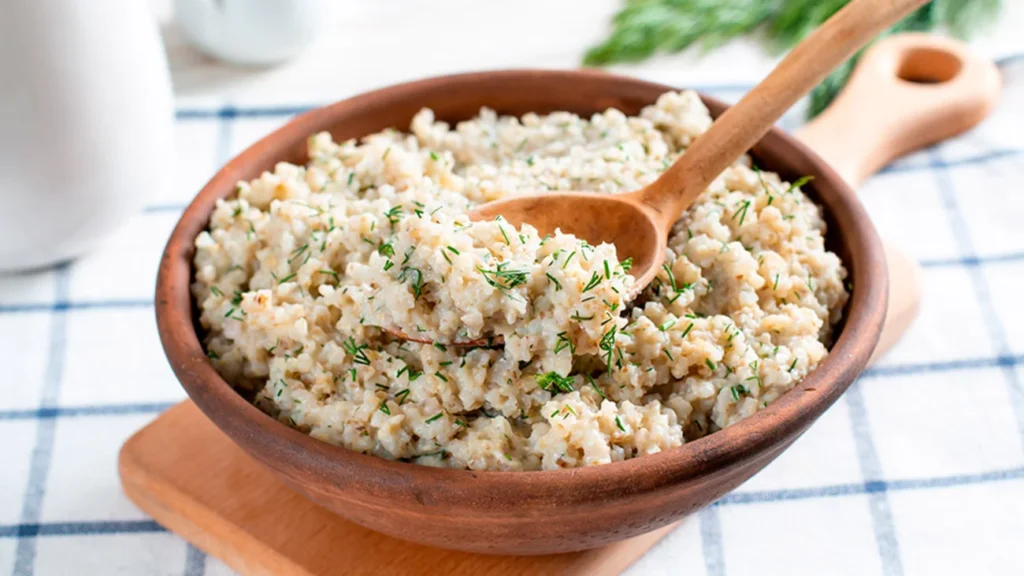 Як приготувати смачну і корисну ячну кашу на воді