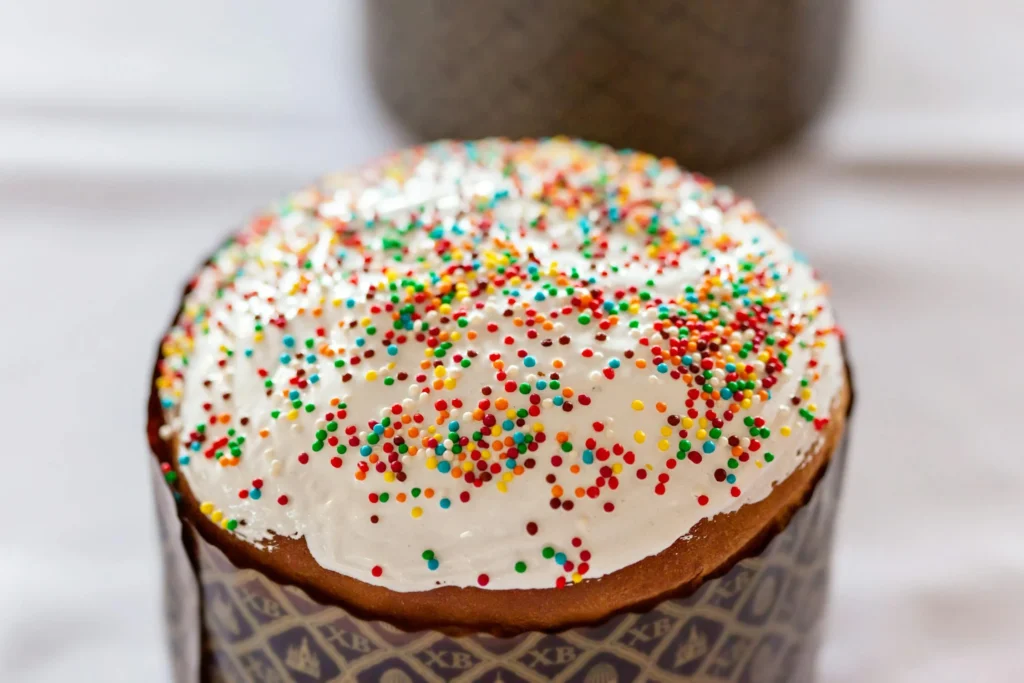 Великдень 2025: як приготувати найоригінальнішу паску з начинкою «сіннабон»