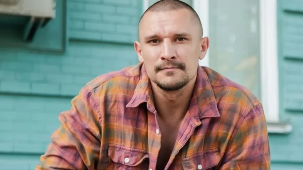 Білий піджак і чорний метелик: як вдягнувся Тарас Цимбалюк на шоу «Холостяк»