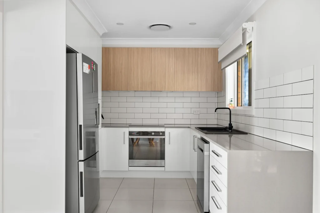 Як візуально збільшити маленьку кухню Зображення до статті від Lisa Anna